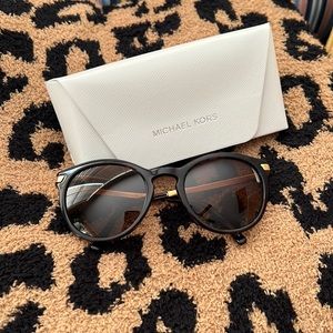 Michael Kors 🕶️Adrianna III sunglasses
